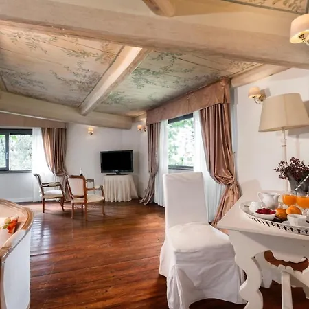 Castello Di Tor Crescenza Couette-café 3*