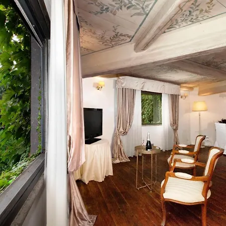Castello Di Tor Crescenza Couette-café 3*