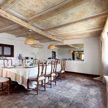 Castello Di Tor Crescenza Couette-café