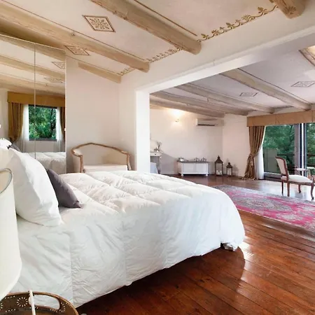 Castello Di Tor Crescenza Bed & Breakfast 3*